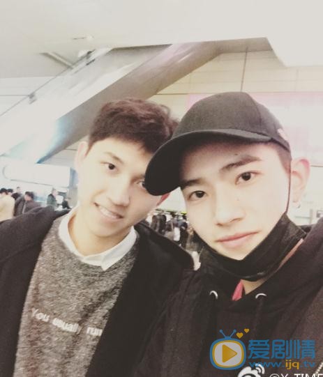 叶泓希乐队合照写真 叶泓希高清写真_叶泓希高清剧照