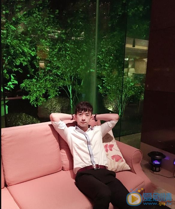 王奕然生活照 王奕然高清写真_王奕然高清剧照