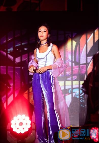 吉克隽逸演唱会写真 吉克隽逸高清写真_吉克隽逸高清剧照