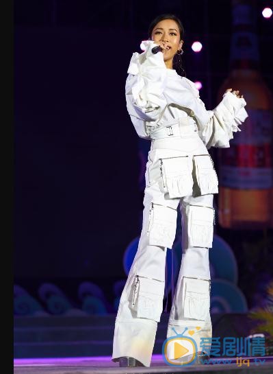 吉克隽逸唱歌写真 吉克隽逸高清写真_吉克隽逸高清剧照