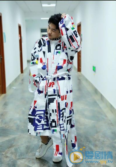 张大大帅气写真 张大大高清写真_张大大高清剧照