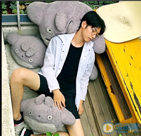 秦子墨校园写真 秦子墨高清写真_秦子墨高清剧照