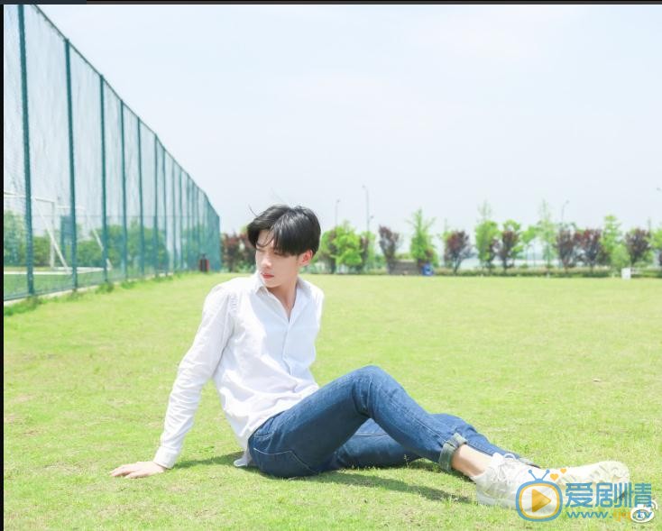 秦子墨校园写真 秦子墨高清写真_秦子墨高清剧照