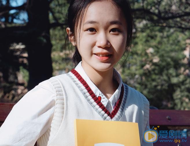 陈芊桦制服写真 陈芊桦高清写真_陈芊桦高清剧照