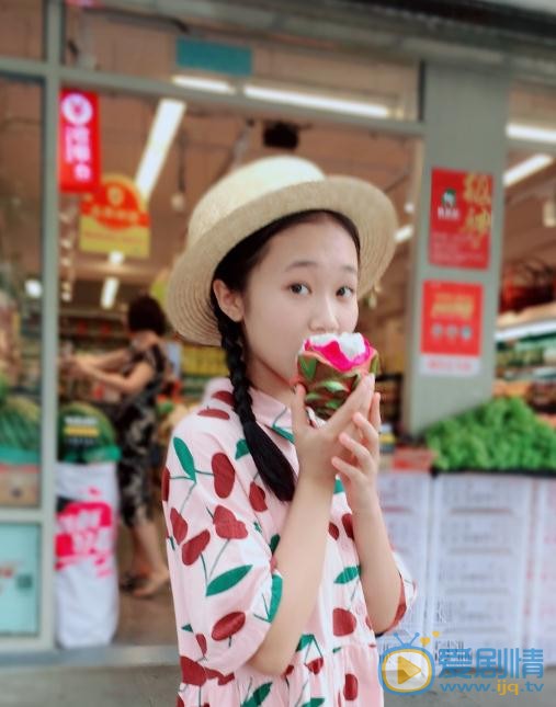 陈芊桦街拍写真 陈芊桦高清写真_陈芊桦高清剧照