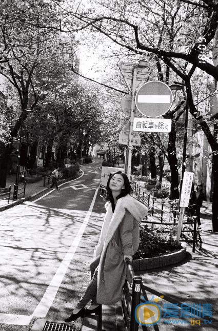 周依然黑白写真 周依然高清写真_周依然高清剧照