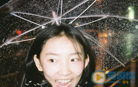 周依然日本街头 周依然高清写真_周依然高清剧照