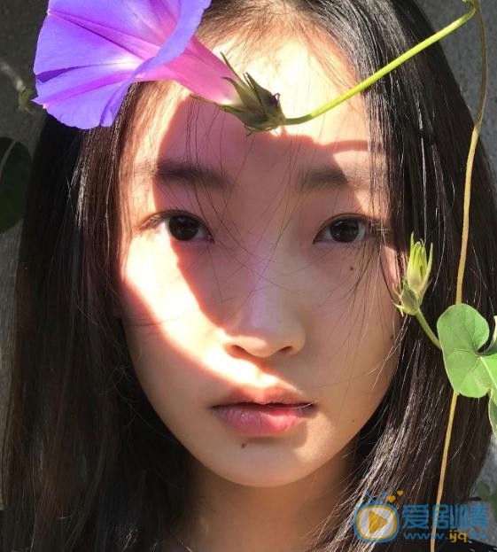 周依然日本街头 周依然高清写真_周依然高清剧照