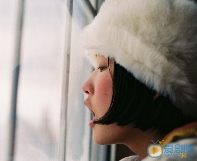 周依然日本街头 周依然高清写真_周依然高清剧照