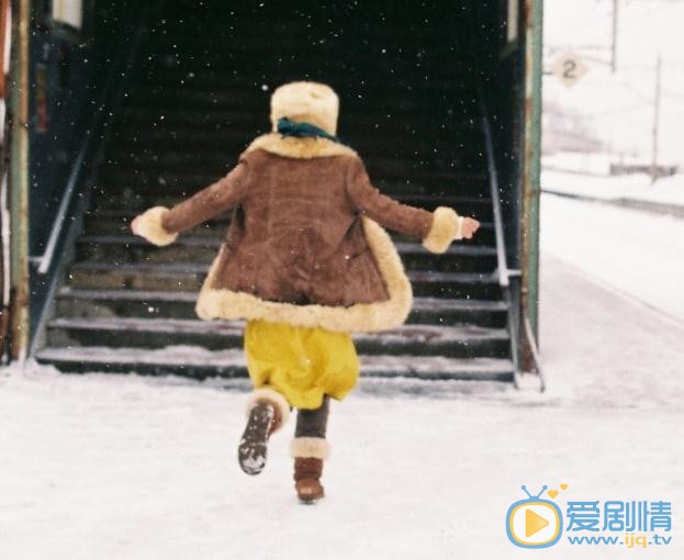 周依然日本街头 周依然高清写真_周依然高清剧照