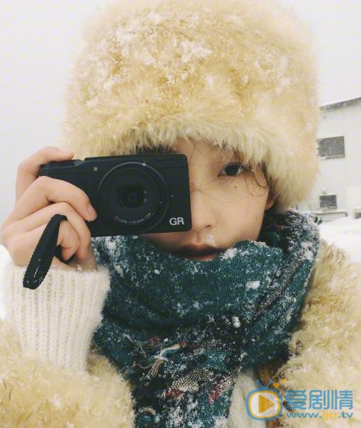 周依然日本街头 周依然高清写真_周依然高清剧照