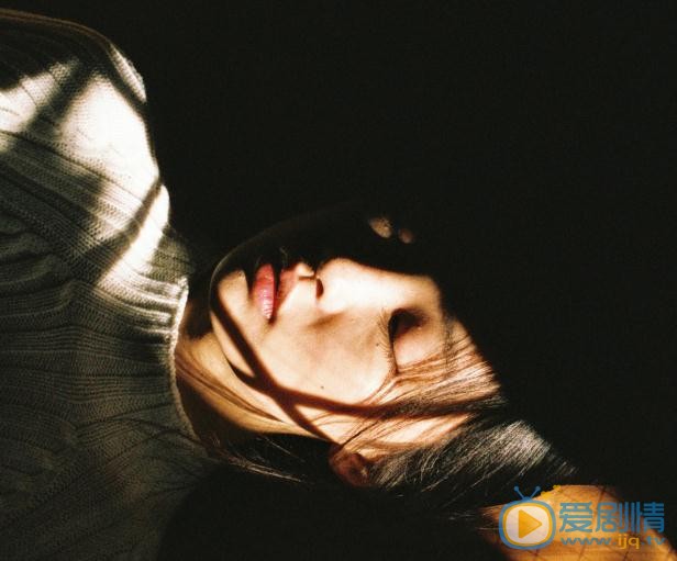 周依然日本街头 周依然高清写真_周依然高清剧照