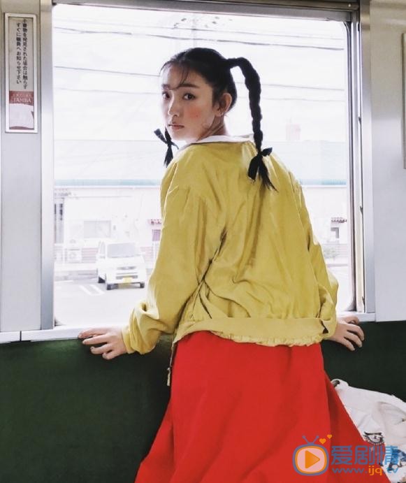 周依然日本街头 周依然高清写真_周依然高清剧照