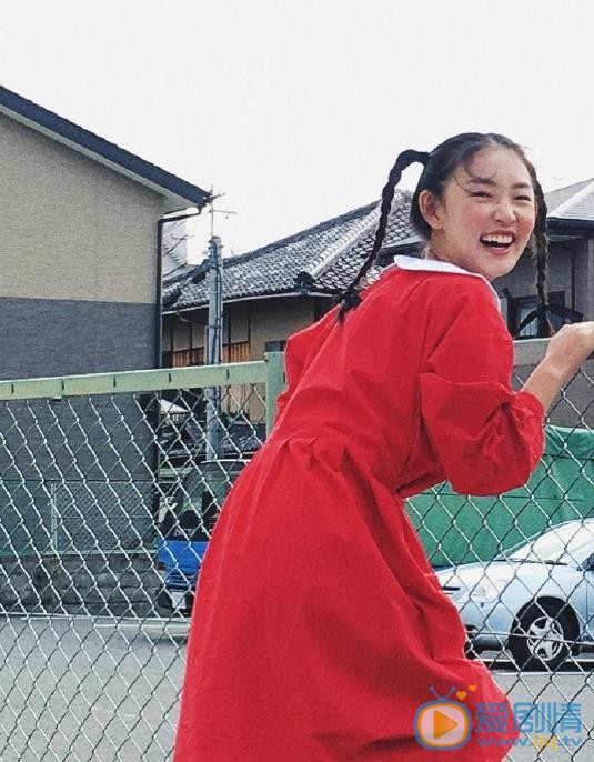 周依然日本街头 周依然高清写真_周依然高清剧照