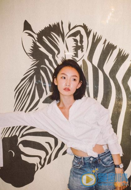 周依然白色写真 周依然高清写真_周依然高清剧照