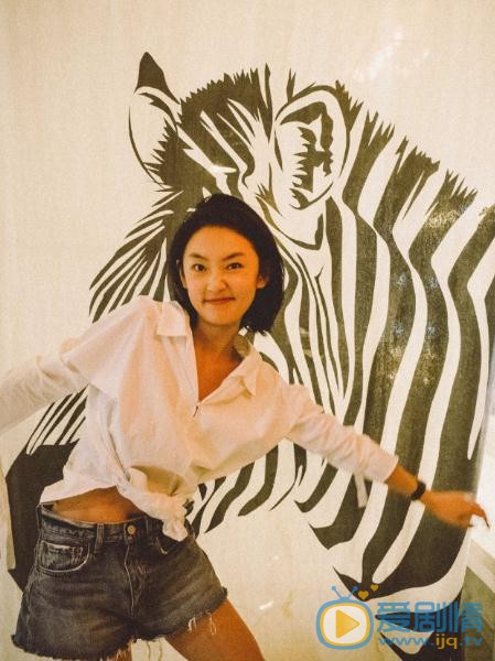 周依然白色写真 周依然高清写真_周依然高清剧照