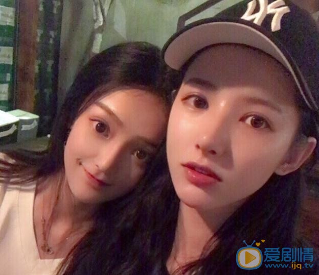 张婕婕与人合照 张婕婕高清写真_张婕婕高清剧照