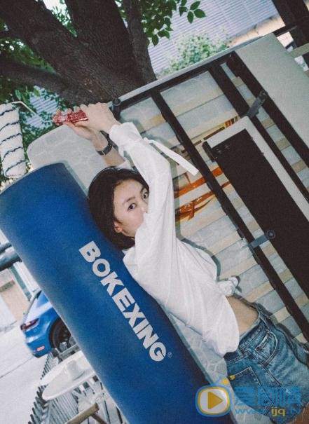 周依然白色写真 周依然高清写真_周依然高清剧照