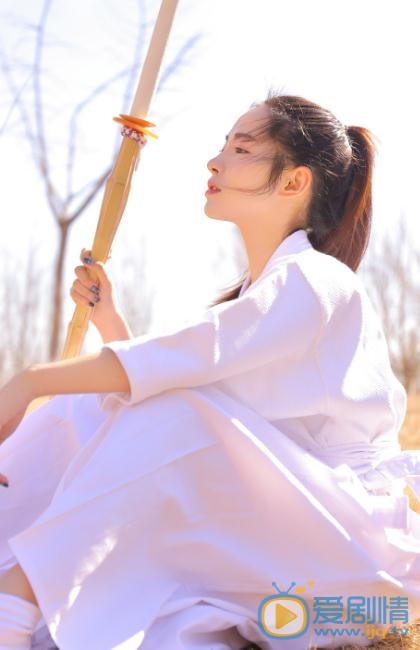 张婕婕制服写真 张婕婕高清写真_张婕婕高清剧照