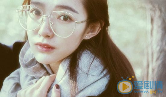 张婕婕制服写真 张婕婕高清写真_张婕婕高清剧照