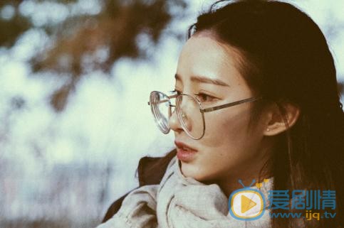 张婕婕制服写真 张婕婕高清写真_张婕婕高清剧照