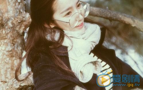 张婕婕制服写真 张婕婕高清写真_张婕婕高清剧照