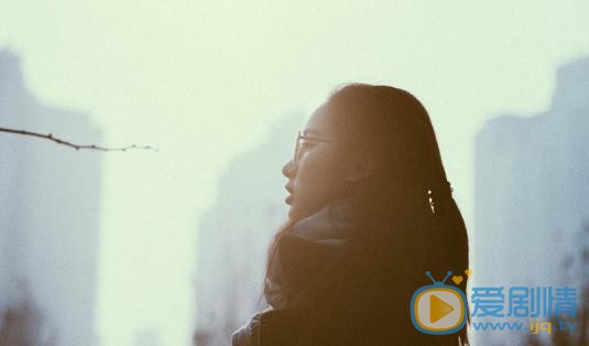 张婕婕制服写真 张婕婕高清写真_张婕婕高清剧照