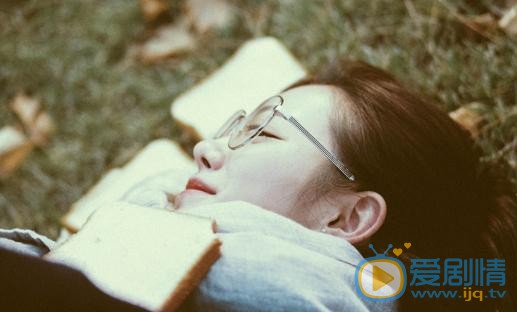 张婕婕制服写真 张婕婕高清写真_张婕婕高清剧照