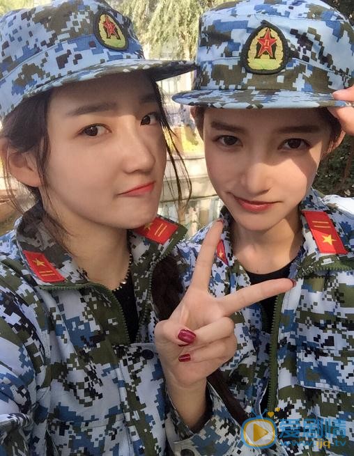 张婕婕与人合照 张婕婕高清写真_张婕婕高清剧照