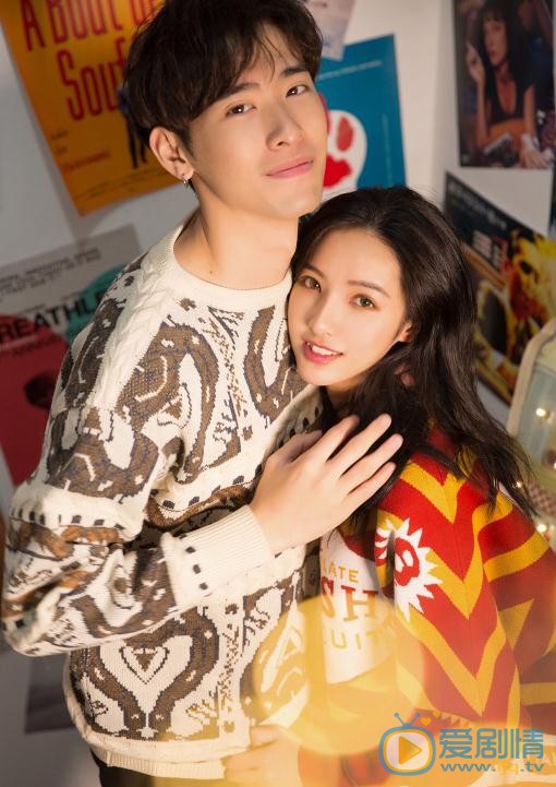 张婕婕情侣写真 张婕婕高清写真_张婕婕高清剧照