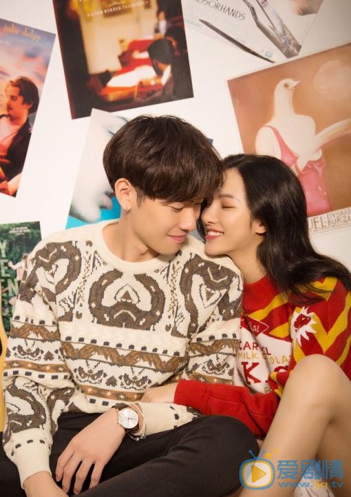 张婕婕情侣写真 张婕婕高清写真_张婕婕高清剧照
