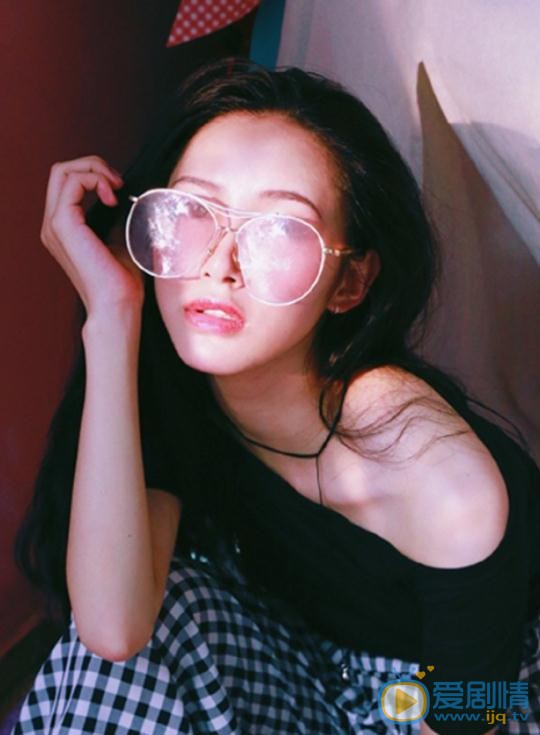 张婕婕小性感写真 张婕婕高清写真_张婕婕高清剧照