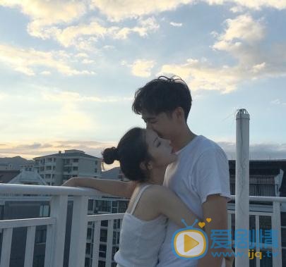 张婕婕情侣写真 张婕婕高清写真_张婕婕高清剧照