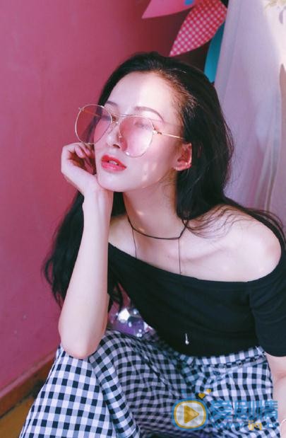 张婕婕小性感写真 张婕婕高清写真_张婕婕高清剧照