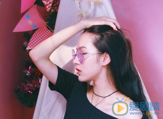 张婕婕小性感写真 张婕婕高清写真_张婕婕高清剧照
