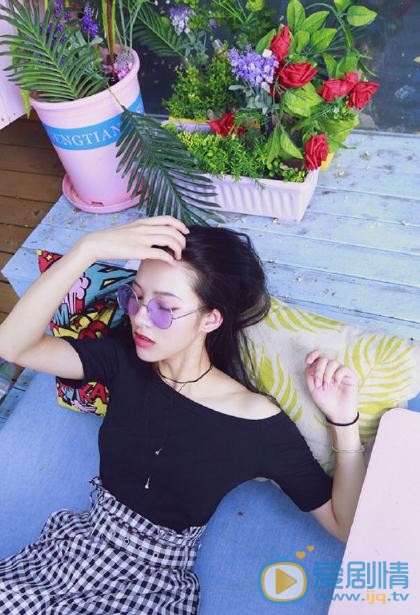 张婕婕小性感写真 张婕婕高清写真_张婕婕高清剧照