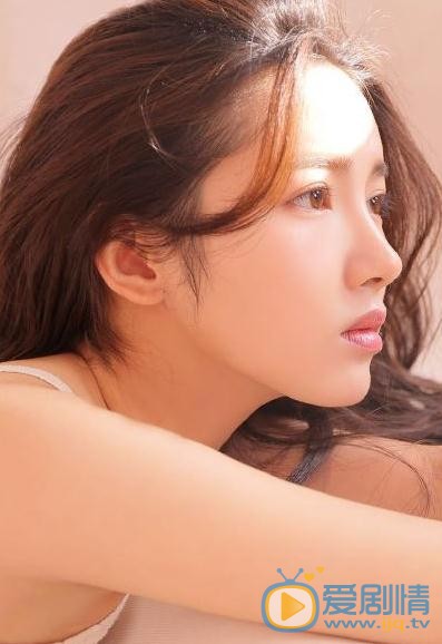 张婕婕小性感写真 张婕婕高清写真_张婕婕高清剧照