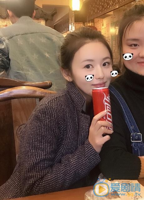 张天韵与人合照 张天韵高清写真_张天韵高清剧照