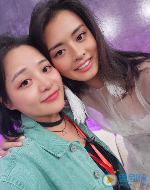 杨斯莹与人合照 杨斯莹高清写真_杨斯莹高清剧照