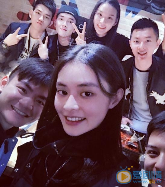 杨斯莹与人合照 杨斯莹高清写真_杨斯莹高清剧照