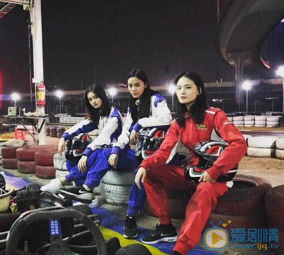 杨斯莹与人合照 杨斯莹高清写真_杨斯莹高清剧照