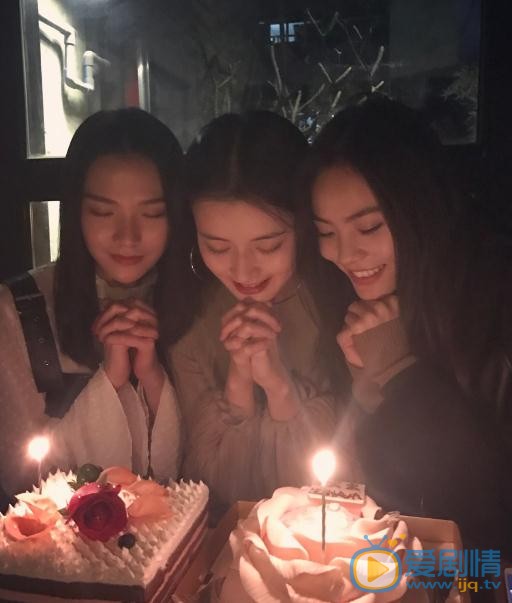 杨斯莹与人合照 杨斯莹高清写真_杨斯莹高清剧照