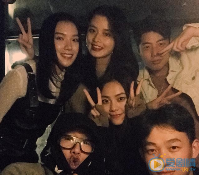 杨斯莹与人合照 杨斯莹高清写真_杨斯莹高清剧照