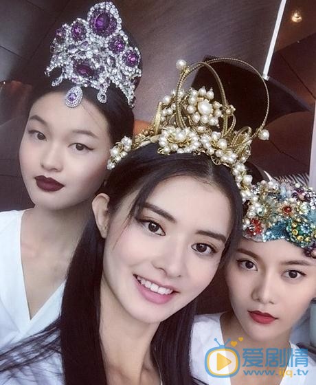 杨斯莹与人合照 杨斯莹高清写真_杨斯莹高清剧照