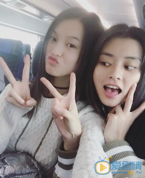 杨斯莹与人合照 杨斯莹高清写真_杨斯莹高清剧照