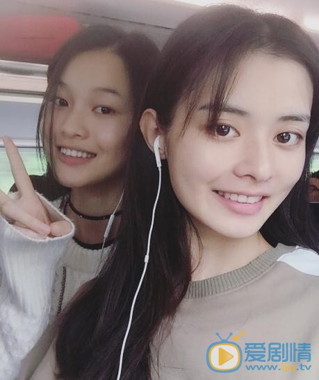 杨斯莹与人合照 杨斯莹高清写真_杨斯莹高清剧照