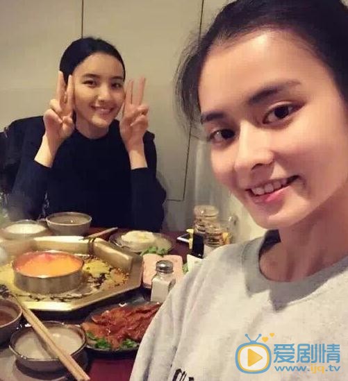 杨斯莹与人合照 杨斯莹高清写真_杨斯莹高清剧照
