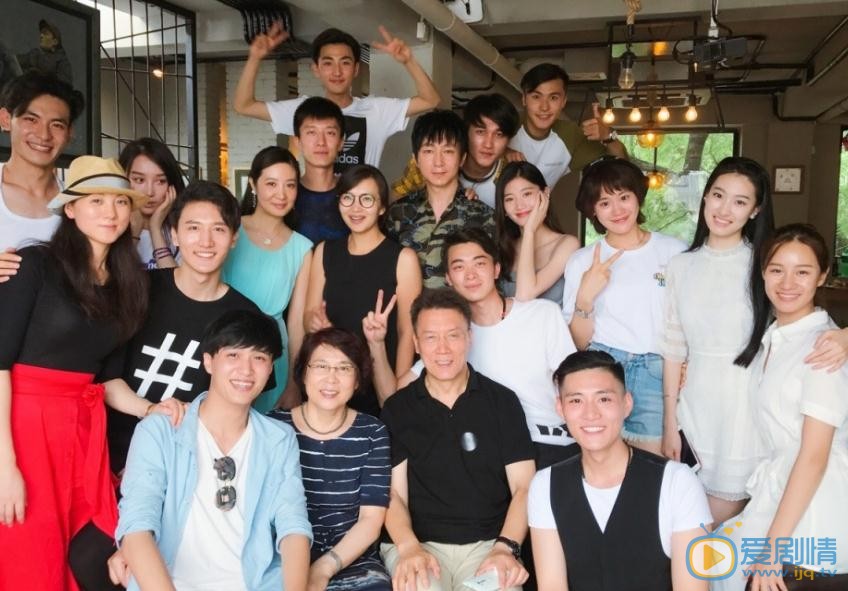 予辰毕业照 予辰高清写真_予辰高清剧照