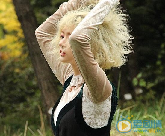 郑素敏秋色写真 郑素敏高清写真_郑素敏高清剧照