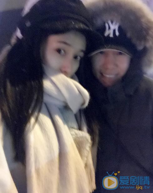 李若宁与人合照 李若宁高清写真_李若宁高清剧照